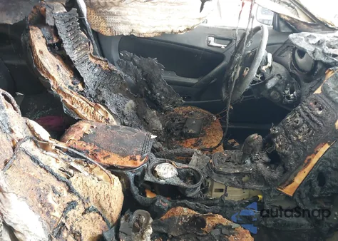 2011 Hyundai Genesis 2.0T z USA, uszkodzony, nr VIN KMHHT6KD4BU052848